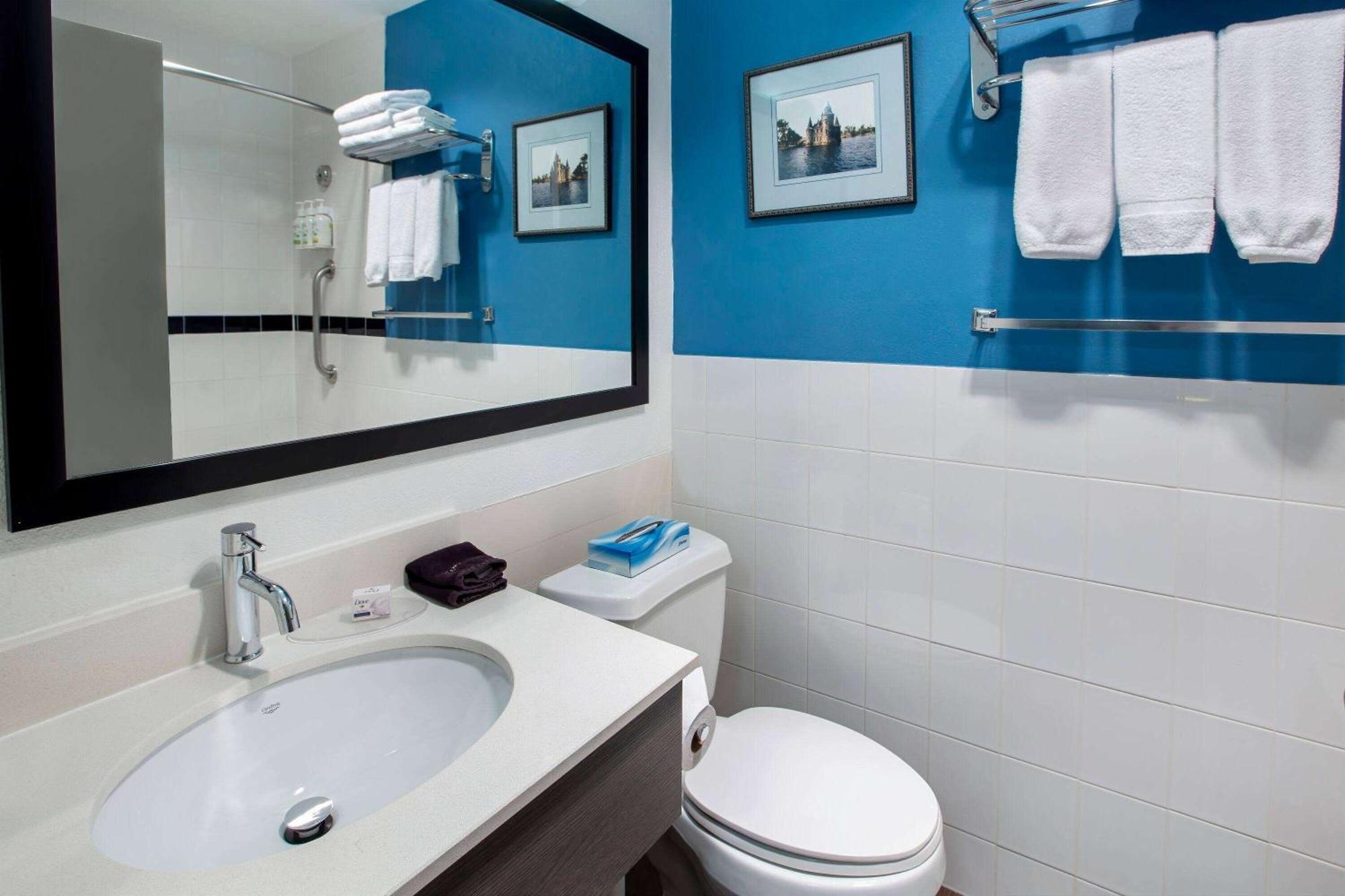 Days Inn & Suites By Wyndham Moncton Ngoại thất bức ảnh