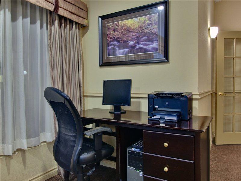 Days Inn & Suites By Wyndham Moncton Ngoại thất bức ảnh